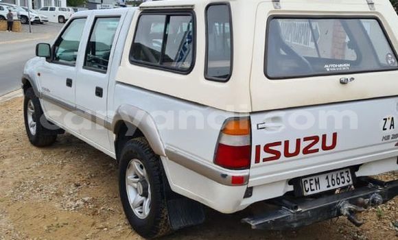 Acheter Occasion Voiture Isuzu KB Blanc à Livingstone, Zambie Acheter Occasion Voiture Isuzu KB Blanc à Livingstone, Zambie