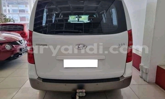 Buy Used Hyundai H1 Silver Car in Livingstone in Zambia Buy Used Hyundai H1 Silver Car in Livingstone in Zambia