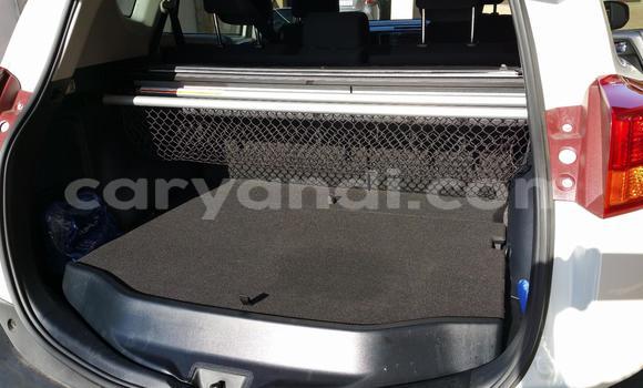 Nunua Ilio tumika Toyota RAV4 Nyeupe Gari ndani ya Livingstone nchini Zambia Nunua Ilio tumika Toyota RAV4 Nyeupe Gari ndani ya Livingstone nchini Zambia