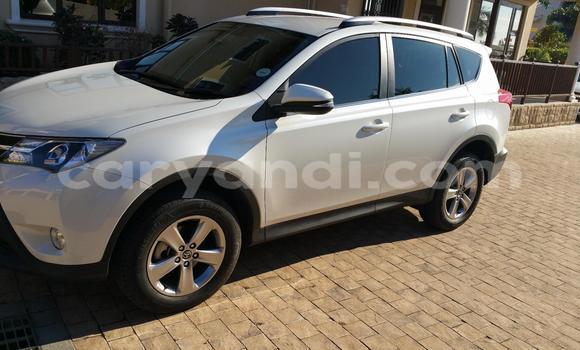 Nunua Ilio tumika Toyota RAV4 Nyeupe Gari ndani ya Livingstone nchini Zambia Nunua Ilio tumika Toyota RAV4 Nyeupe Gari ndani ya Livingstone nchini Zambia