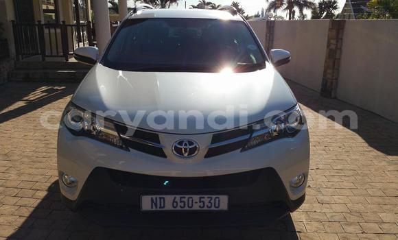 Nunua Ilio tumika Toyota RAV4 Nyeupe Gari ndani ya Livingstone nchini Zambia Nunua Ilio tumika Toyota RAV4 Nyeupe Gari ndani ya Livingstone nchini Zambia