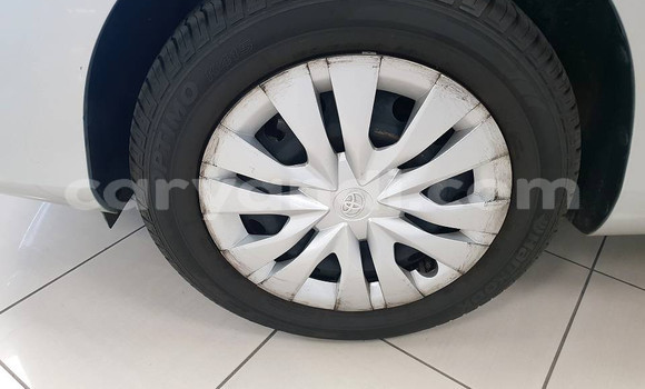 Acheter Occasion Voiture Toyota Yaris Gris à Livingstone, Zambie Acheter Occasion Voiture Toyota Yaris Gris à Livingstone, Zambie