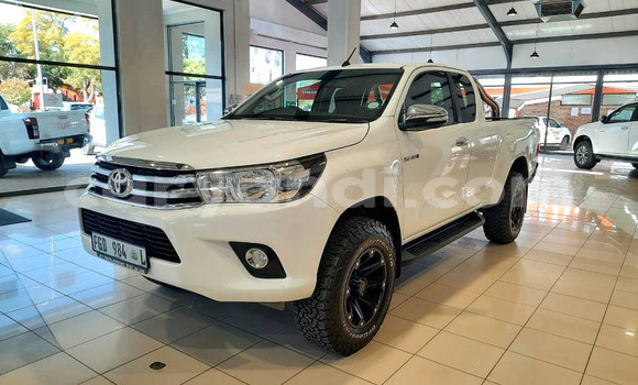 Nunua Ilio tumika Toyota Hilux Nyeupe Gari ndani ya Livingstone nchini Zambia