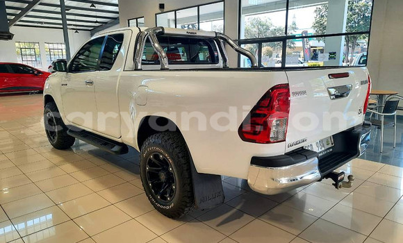 Nunua Ilio tumika Toyota Hilux Nyeupe Gari ndani ya Livingstone nchini Zambia Nunua Ilio tumika Toyota Hilux Nyeupe Gari ndani ya Livingstone nchini Zambia