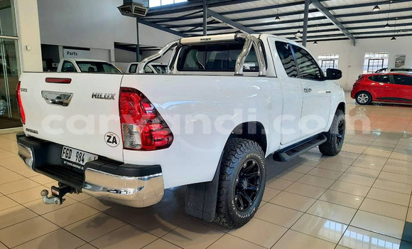 Nunua Ilio tumika Toyota Hilux Nyeupe Gari ndani ya Livingstone nchini Zambia Nunua Ilio tumika Toyota Hilux Nyeupe Gari ndani ya Livingstone nchini Zambia