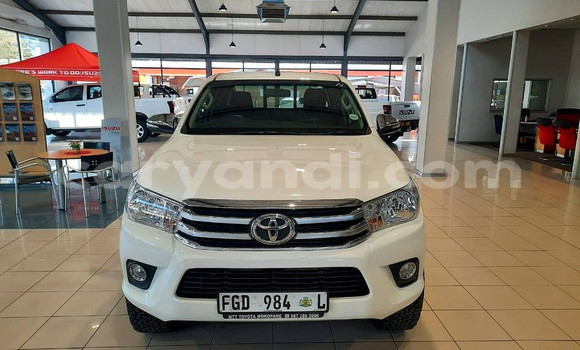 Nunua Ilio tumika Toyota Hilux Nyeupe Gari ndani ya Livingstone nchini Zambia Nunua Ilio tumika Toyota Hilux Nyeupe Gari ndani ya Livingstone nchini Zambia