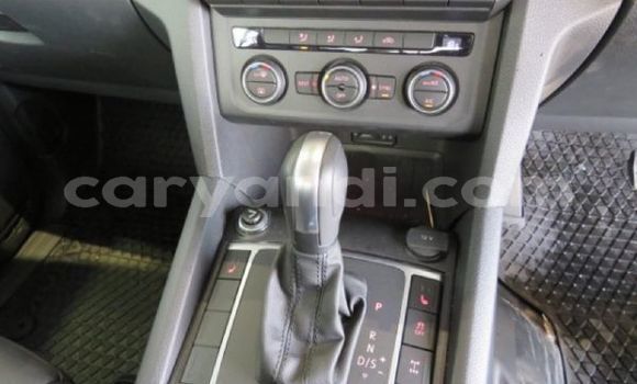 Buy Used Volkswagen Amarok White Car in Livingstone in Zambia Buy Used Volkswagen Amarok White Car in Livingstone in Zambia