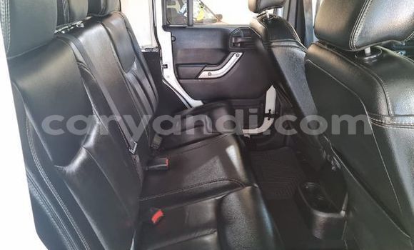 Acheter Occasion Voiture Jeep Wrangler Blanc à Livingstone, Zambie Acheter Occasion Voiture Jeep Wrangler Blanc à Livingstone, Zambie