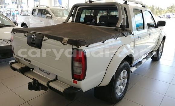 Nunua Ilio tumika Nissan Hardbody Nyeupe Gari ndani ya Livingstone nchini Zambia Nunua Ilio tumika Nissan Hardbody Nyeupe Gari ndani ya Livingstone nchini Zambia