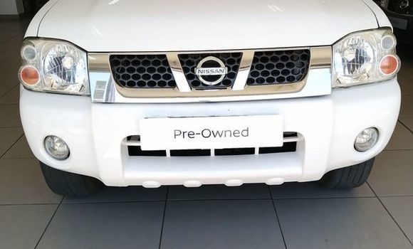 Nunua Ilio tumika Nissan Hardbody Nyeupe Gari ndani ya Livingstone nchini Zambia Nunua Ilio tumika Nissan Hardbody Nyeupe Gari ndani ya Livingstone nchini Zambia