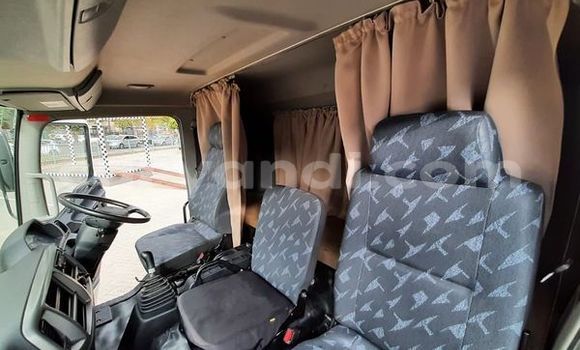 Acheter Occasion Utilitaire Hino 300 Series Blanc à Livingstone, Zambie Acheter Occasion Utilitaire Hino 300 Series Blanc à Livingstone, Zambie