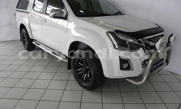 Buy Used Isuzu D–MAX White Car in Livingstone in Zambia Buy Used Isuzu D–MAX White Car in Livingstone in Zambia