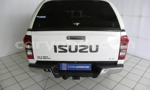 Buy Used Isuzu D–MAX White Car in Livingstone in Zambia Buy Used Isuzu D–MAX White Car in Livingstone in Zambia