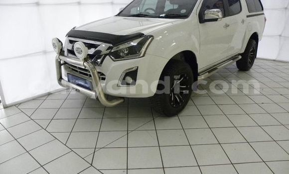 Buy Used Isuzu D–MAX White Car in Livingstone in Zambia Buy Used Isuzu D–MAX White Car in Livingstone in Zambia