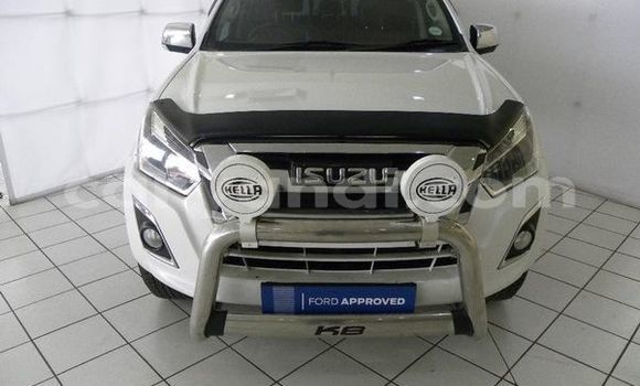 Buy Used Isuzu D–MAX White Car in Livingstone in Zambia Buy Used Isuzu D–MAX White Car in Livingstone in Zambia
