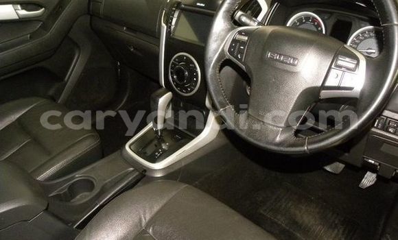 Buy Used Isuzu D–MAX White Car in Livingstone in Zambia Buy Used Isuzu D–MAX White Car in Livingstone in Zambia