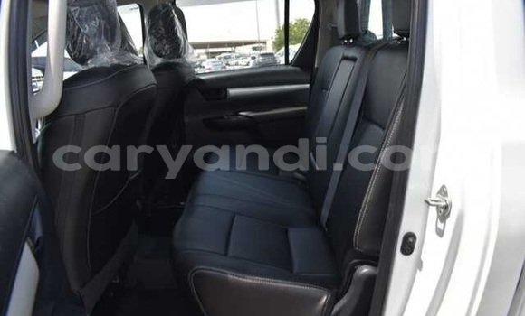 Acheter Occasion Voiture Toyota Hilux Blanc à Livingstone, Zambie Acheter Occasion Voiture Toyota Hilux Blanc à Livingstone, Zambie