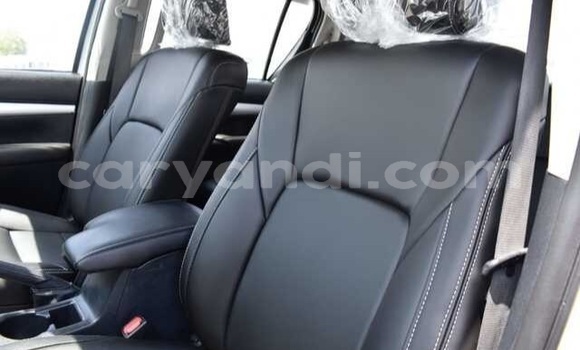 Acheter Occasion Voiture Toyota Hilux Blanc à Livingstone, Zambie Acheter Occasion Voiture Toyota Hilux Blanc à Livingstone, Zambie