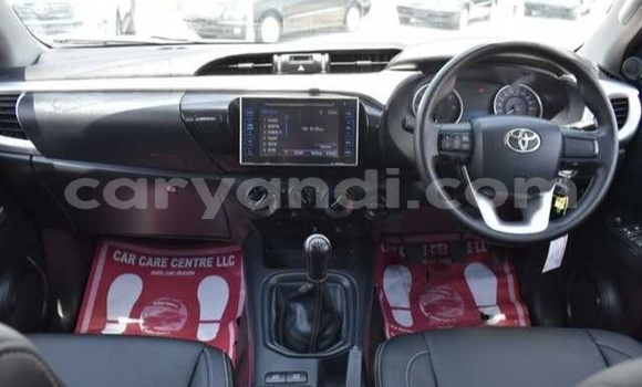 Acheter Occasion Voiture Toyota Hilux Blanc à Livingstone, Zambie Acheter Occasion Voiture Toyota Hilux Blanc à Livingstone, Zambie