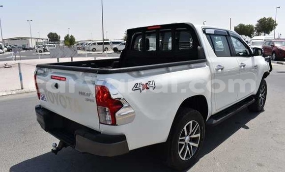 Acheter Occasion Voiture Toyota Hilux Blanc à Livingstone, Zambie Acheter Occasion Voiture Toyota Hilux Blanc à Livingstone, Zambie