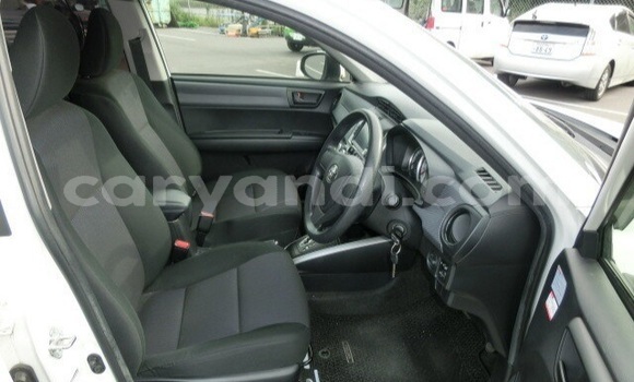 Acheter Occasion Voiture Toyota Corolla Blanc à Livingstone, Zambie Acheter Occasion Voiture Toyota Corolla Blanc à Livingstone, Zambie