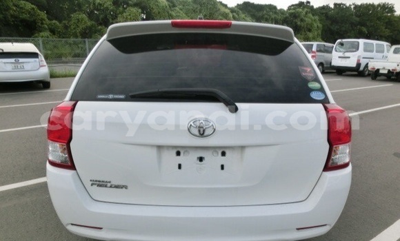 Acheter Occasion Voiture Toyota Corolla Blanc à Livingstone, Zambie Acheter Occasion Voiture Toyota Corolla Blanc à Livingstone, Zambie