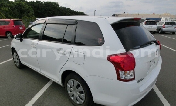 Acheter Occasion Voiture Toyota Corolla Blanc à Livingstone, Zambie Acheter Occasion Voiture Toyota Corolla Blanc à Livingstone, Zambie