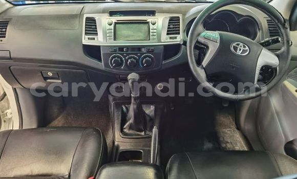 Acheter Occasion Voiture Toyota Hilux Blanc à Livingstone, Zambie Acheter Occasion Voiture Toyota Hilux Blanc à Livingstone, Zambie