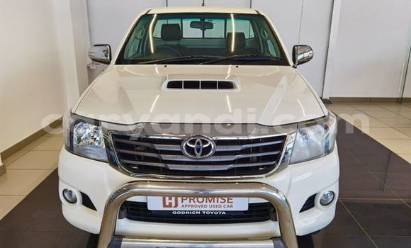 Acheter Occasion Voiture Toyota Hilux Blanc à Livingstone, Zambie Acheter Occasion Voiture Toyota Hilux Blanc à Livingstone, Zambie