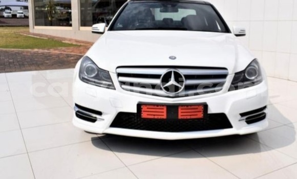 Acheter Occasion Voiture Mercedes‒Benz C–Class Blanc à Livingstone, Zambie Acheter Occasion Voiture Mercedes‒Benz C–Class Blanc à Livingstone, Zambie