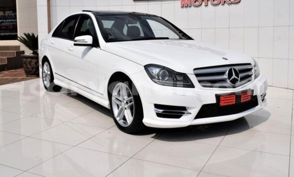 Acheter Occasion Voiture Mercedes‒Benz C–Class Blanc à Livingstone, Zambie Acheter Occasion Voiture Mercedes‒Benz C–Class Blanc à Livingstone, Zambie