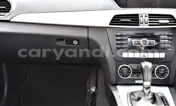 Acheter Occasion Voiture Mercedes‒Benz C–Class Blanc à Livingstone, Zambie Acheter Occasion Voiture Mercedes‒Benz C–Class Blanc à Livingstone, Zambie
