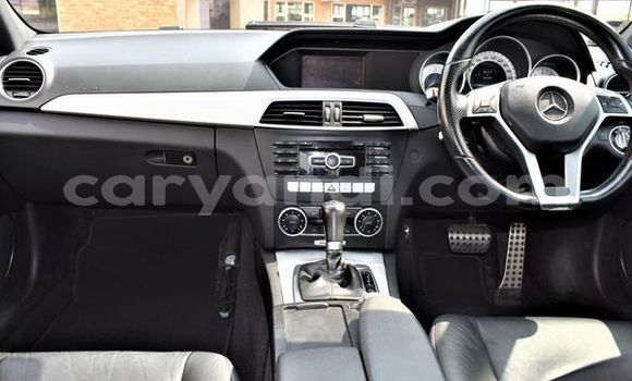 Acheter Occasion Voiture Mercedes‒Benz C–Class Blanc à Livingstone, Zambie Acheter Occasion Voiture Mercedes‒Benz C–Class Blanc à Livingstone, Zambie