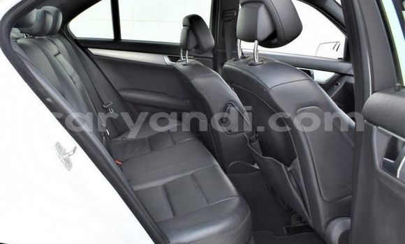Acheter Occasion Voiture Mercedes‒Benz C–Class Blanc à Livingstone, Zambie Acheter Occasion Voiture Mercedes‒Benz C–Class Blanc à Livingstone, Zambie