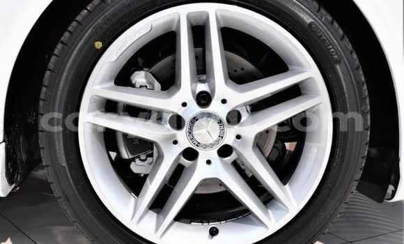 Acheter Occasion Voiture Mercedes‒Benz C–Class Blanc à Livingstone, Zambie Acheter Occasion Voiture Mercedes‒Benz C–Class Blanc à Livingstone, Zambie