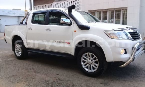Buy Used Toyota Hilux White Car in Livingstone in Zambia