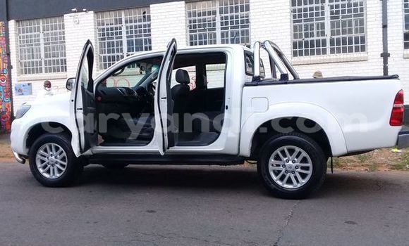 Tenga Tsaru Toyota Hilux Chena Mota in Livingstone in Zambia Tenga Tsaru Toyota Hilux Chena Mota in Livingstone in Zambia