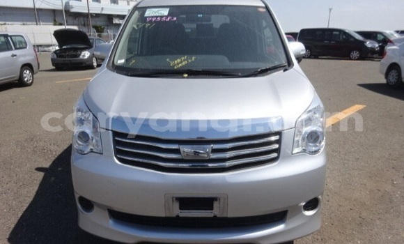 Acheter Occasion Voiture Toyota Noah Gris à Livingstone, Zambie Acheter Occasion Voiture Toyota Noah Gris à Livingstone, Zambie