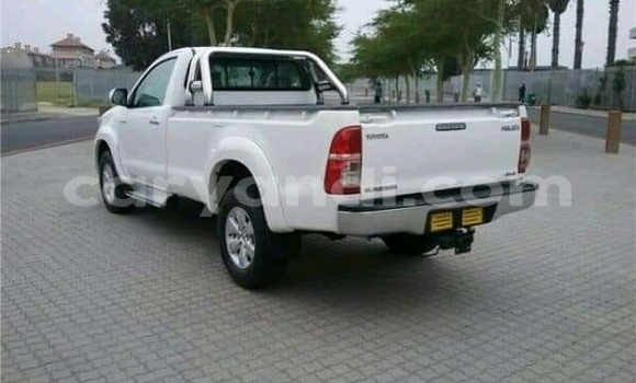 Buy Used Toyota Hilux White Car in Isoka in Northern Buy Used Toyota Hilux White Car in Isoka in Northern