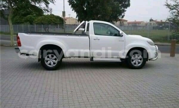 Buy Used Toyota Hilux White Car in Isoka in Northern Buy Used Toyota Hilux White Car in Isoka in Northern