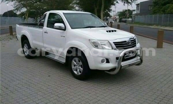 Buy Used Toyota Hilux White Car in Isoka in Northern Buy Used Toyota Hilux White Car in Isoka in Northern