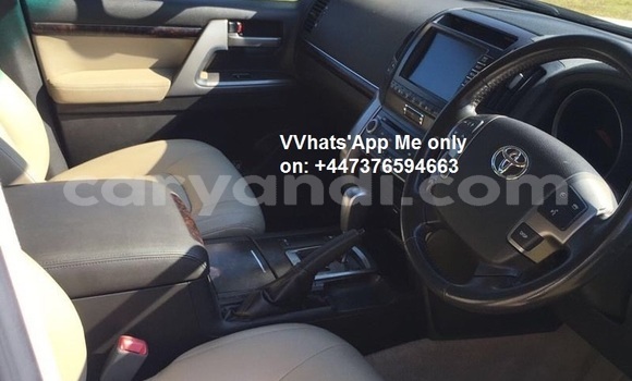 Acheter Occasion Voiture Toyota Land Cruiser Blanc à Lusaka, Zambie Acheter Occasion Voiture Toyota Land Cruiser Blanc à Lusaka, Zambie