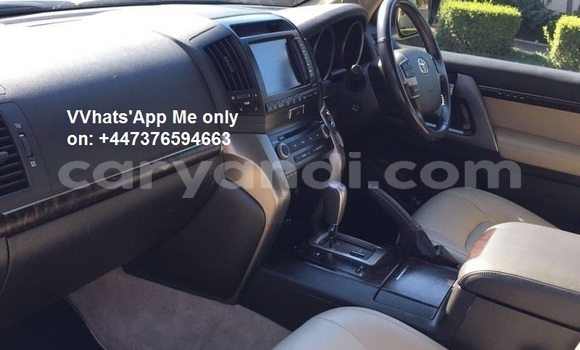 Acheter Occasion Voiture Toyota Land Cruiser Blanc à Lusaka, Zambie Acheter Occasion Voiture Toyota Land Cruiser Blanc à Lusaka, Zambie