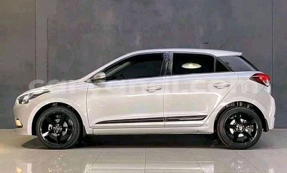 Acheter Occasion Voiture Hyundai i20 Gris à Kalomo, Du sud Acheter Occasion Voiture Hyundai i20 Gris à Kalomo, Du sud