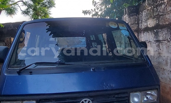 Nunua Ilio tumika Volkswagen Caravelle Bluu Gari ndani ya Lusaka nchini Zambia