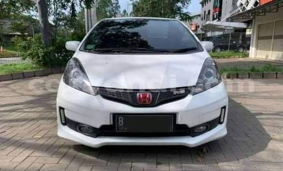 Buy Used Honda FIT White Car in Livingstone in Zambia Buy Used Honda FIT White Car in Livingstone in Zambia