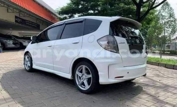 Buy Used Honda FIT White Car in Livingstone in Zambia Buy Used Honda FIT White Car in Livingstone in Zambia