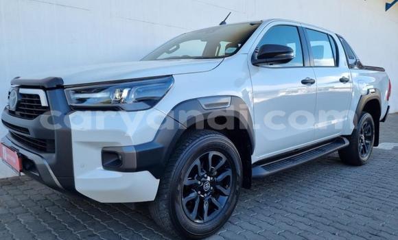 Buy Used Toyota Hilux White Car in Lusaka in Zambia