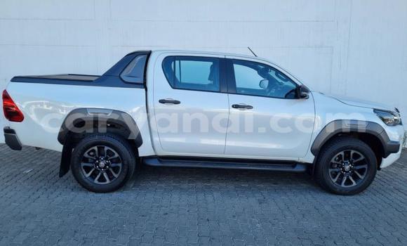 Acheter Occasion Voiture Toyota Hilux Blanc à Lusaka, Zambie Acheter Occasion Voiture Toyota Hilux Blanc à Lusaka, Zambie