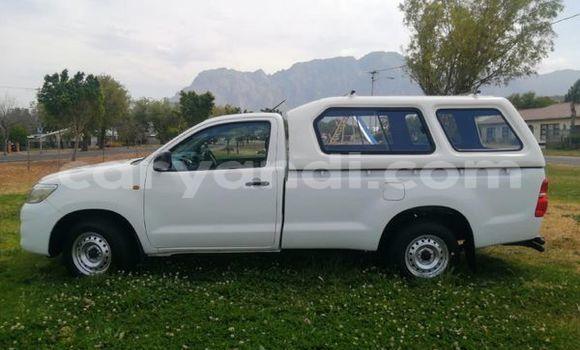 Buy Used Toyota Hilux White Car in Livingstone in Zambia Buy Used Toyota Hilux White Car in Livingstone in Zambia